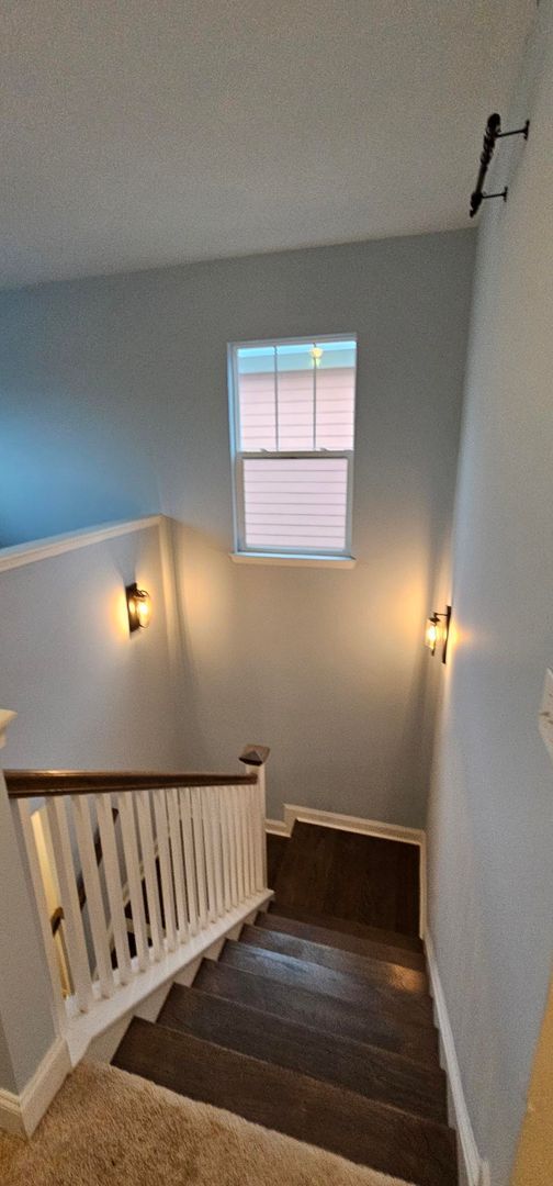 Building Photo - Bright & Beautiful Rental in Whitney Lake ...