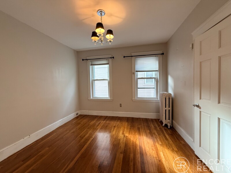 Building Photo - 723 Bennington St