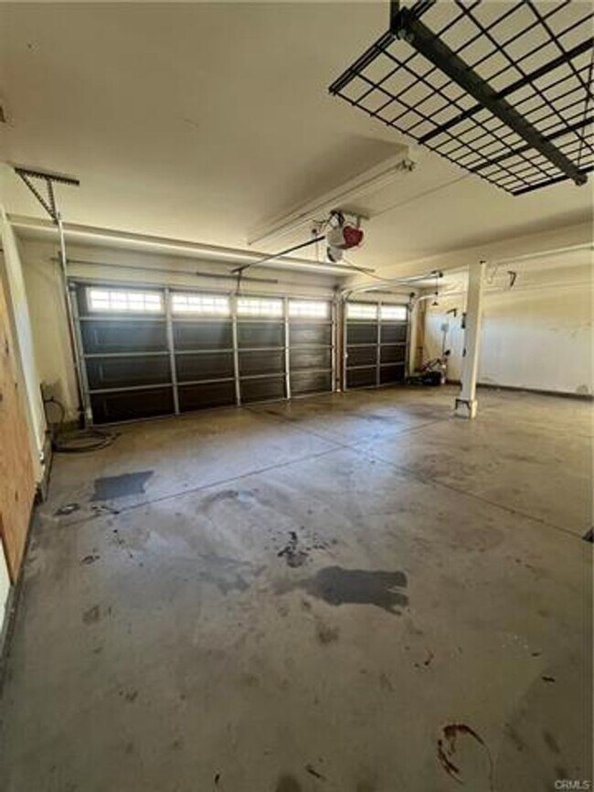 Building Photo - Desirable Temecula Home