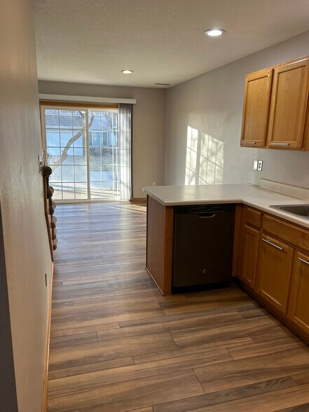 Building Photo - 7425 Wistful Vista Dr
