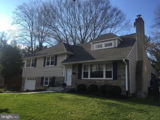 Building Photo - 1119 Crestover Rd