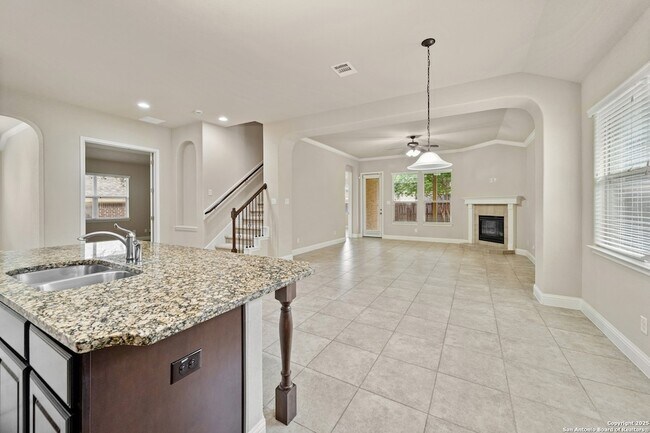 Building Photo - 723 Viento Point