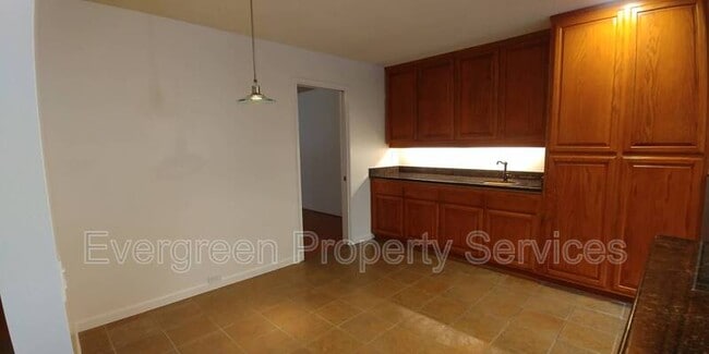 Building Photo - 11458 Coloma Rd
