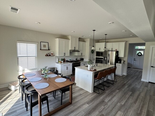 Building Photo - 107 Tonkawa Way