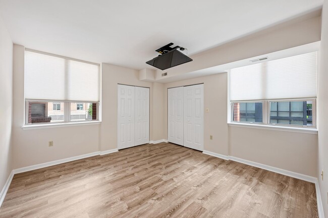 Building Photo - 4808 Moorland Ln