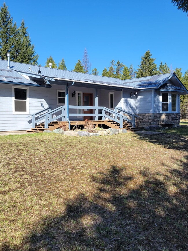 Building Photo - 2 Bedroom, 2 Bath