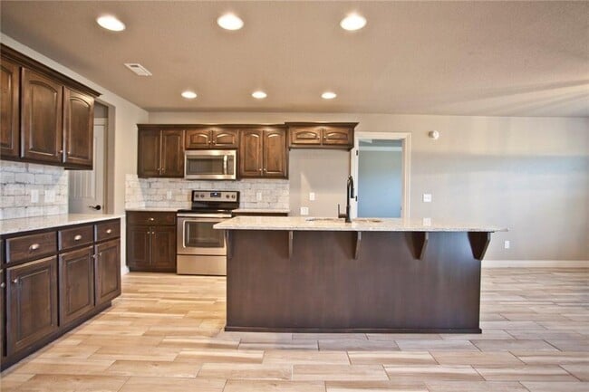 Building Photo - 728 NW 64th Ave