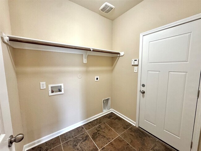 Building Photo - 3042 Camelia View Ln