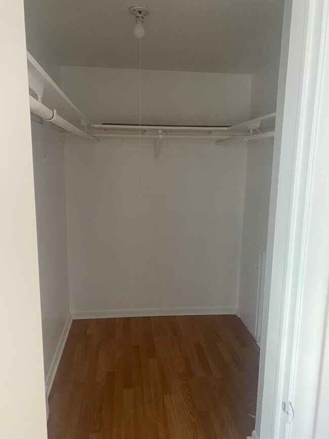 Building Photo - 1630 N Pontiac Trl