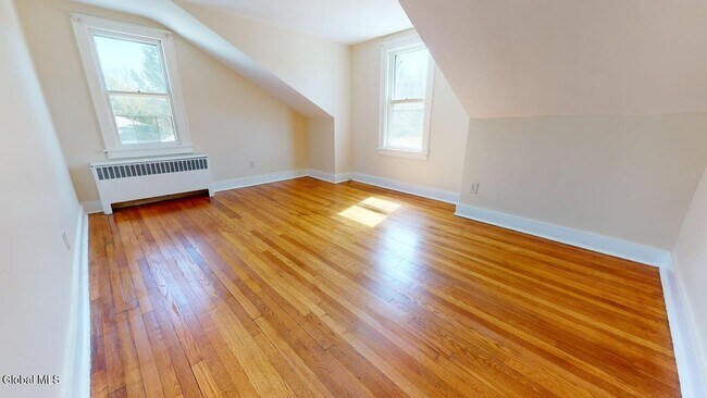 Building Photo - 63 Wellington Ave