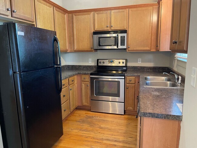 Building Photo - PRE-LEASING FOR AUGUST 9TH, 2026!