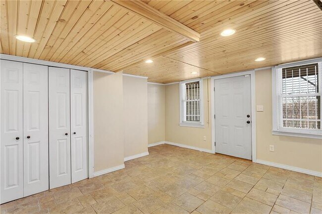 Building Photo - 3127 Josephine St