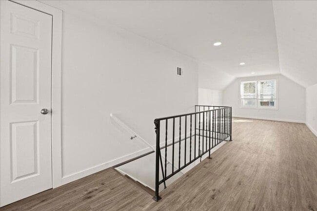 Building Photo - 3068 Worthington Ave