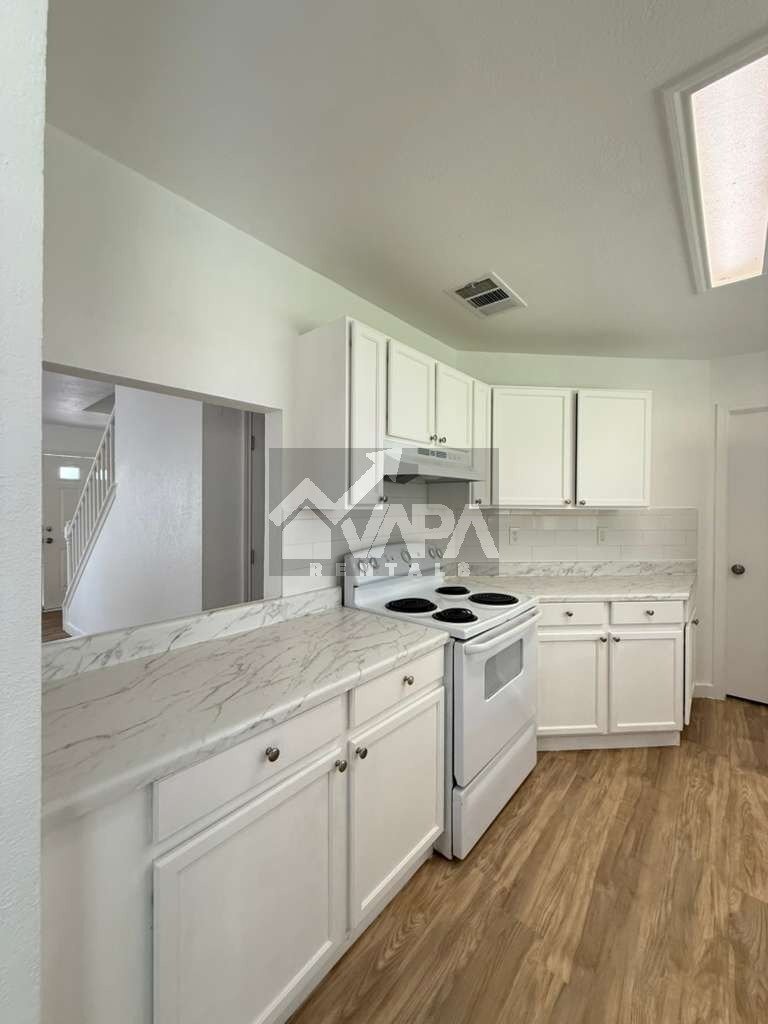 Building Photo - 6811 Evercrest Ln