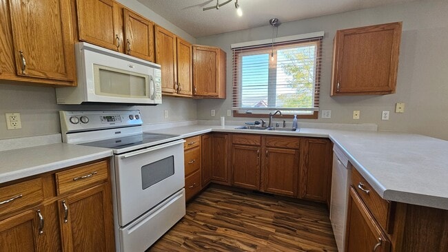 Building Photo - Beautiful Single Family Home