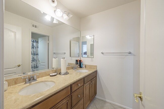 Building Photo - 3324 W Ave J-10