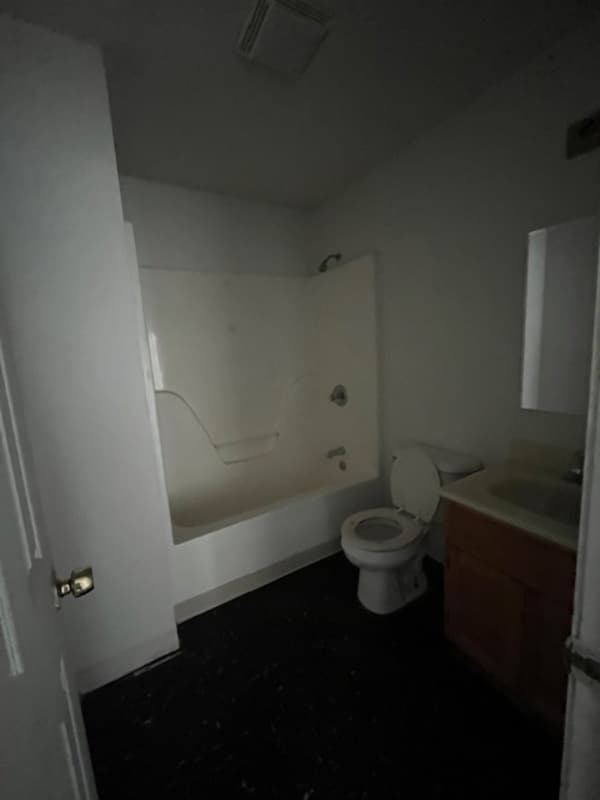 Building Photo - 25 Opal Mae