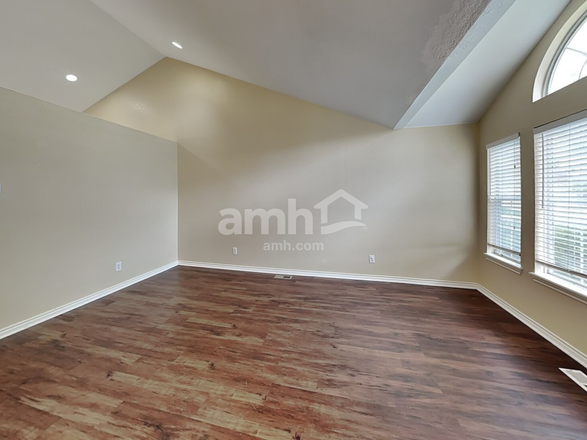 Building Photo - 1622 S Pagosa Ct