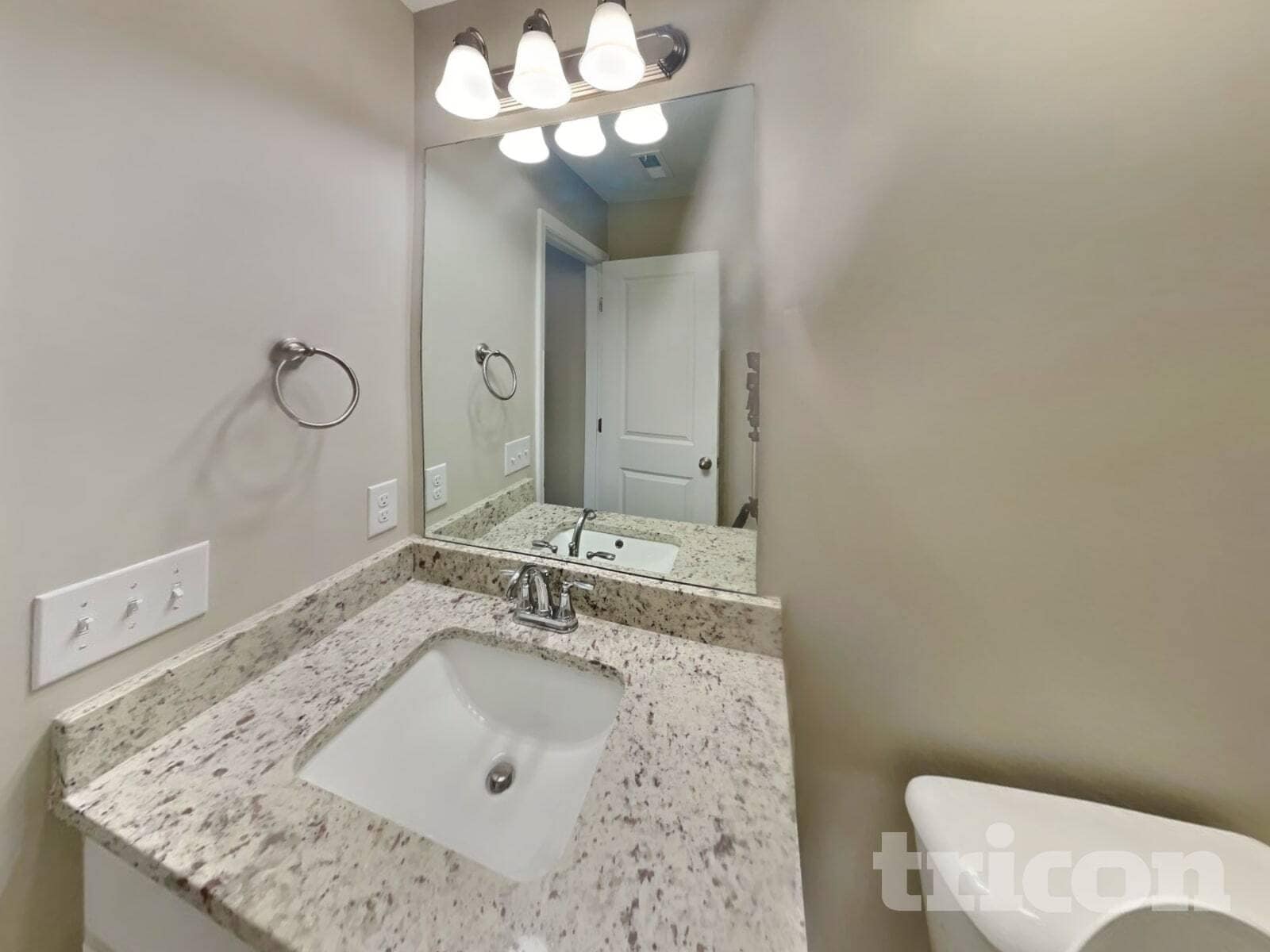 Building Photo - 319 Wyburn Pl