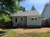 Building Photo - Freshly Updated 3 Bedroom Home with Bonus Room in North Hill
