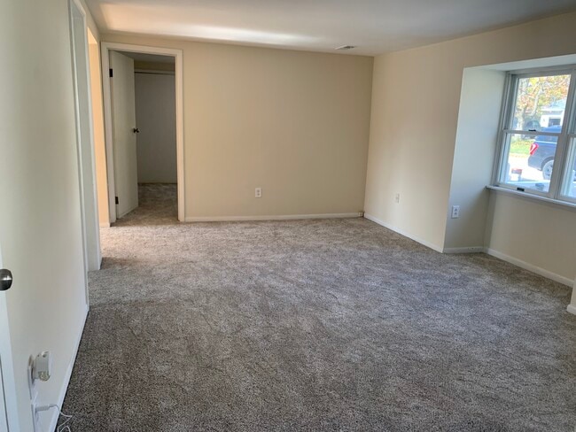 Building Photo - 653 Spaulding St