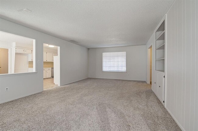 Building Photo - 524 Sherwood Ln