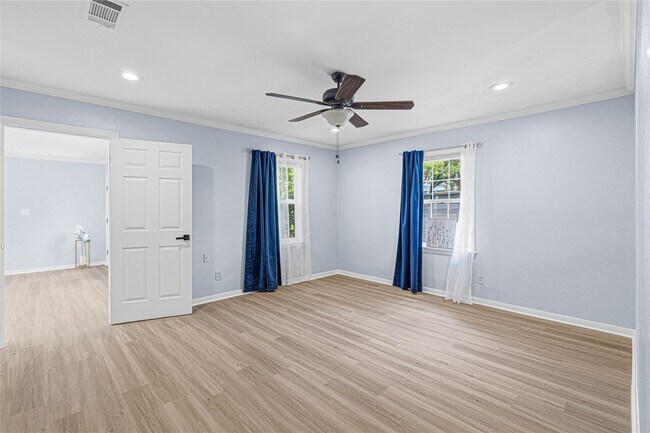 Building Photo - 4002 Merrick St