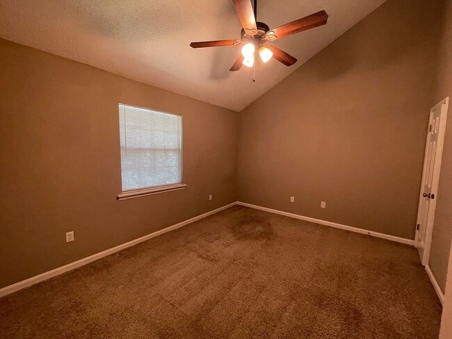 Building Photo - PRE-LEASING AUGUST 2026!