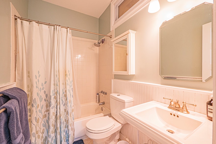 Building Photo - 3542 10th St NW