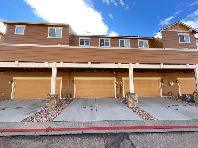 Building Photo - 3 Bedroom Townhome Available Near Dublin Blvd & Bridle Pass Dr!