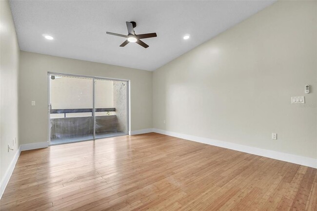 Building Photo - 5235 Vineland Rd