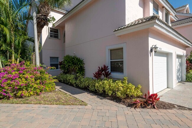 Building Photo - 4501 Fairway Dr N