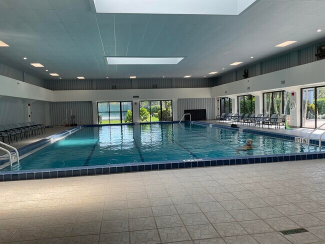 Building Photo - 14475 Strathmore Ln