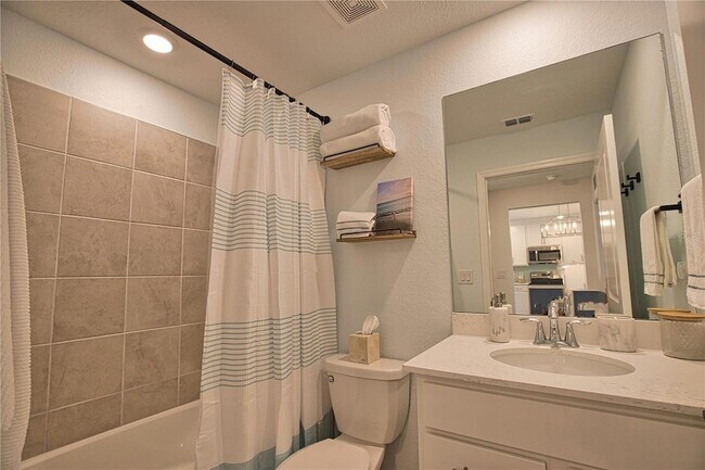 Building Photo - 12470 Wellen Golf St