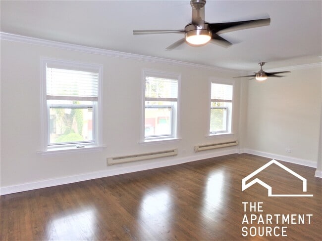 Building Photo - 918 Green Bay Rd