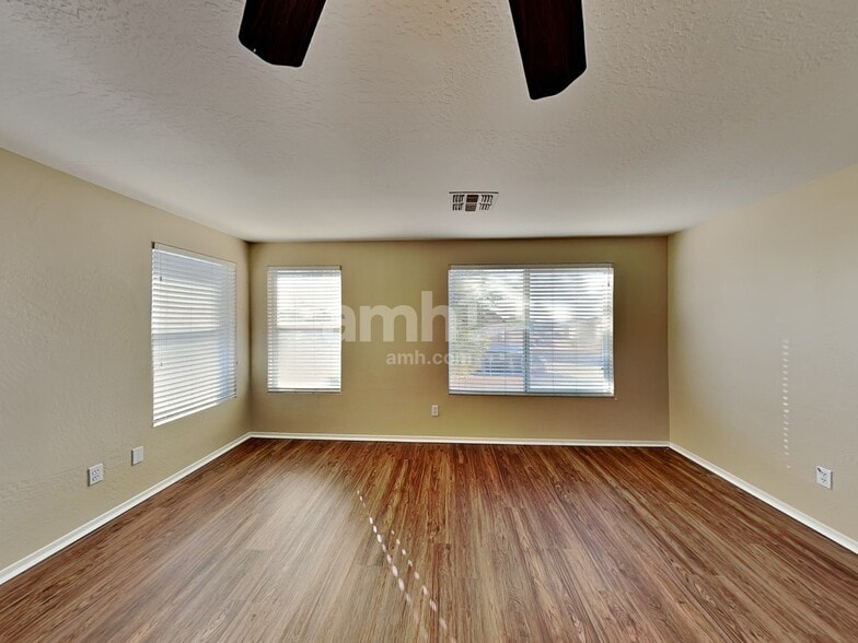 Building Photo - 22653 W Mesquite Dr