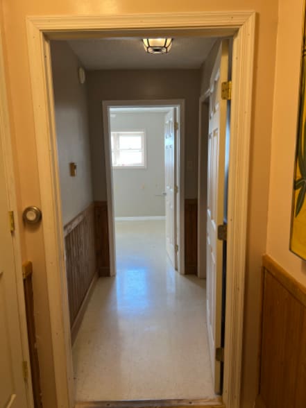 Building Photo - 483 Mainsville Rd