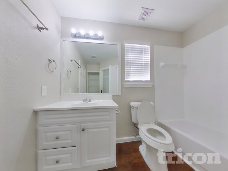 Building Photo - 3155 Boynton Dr