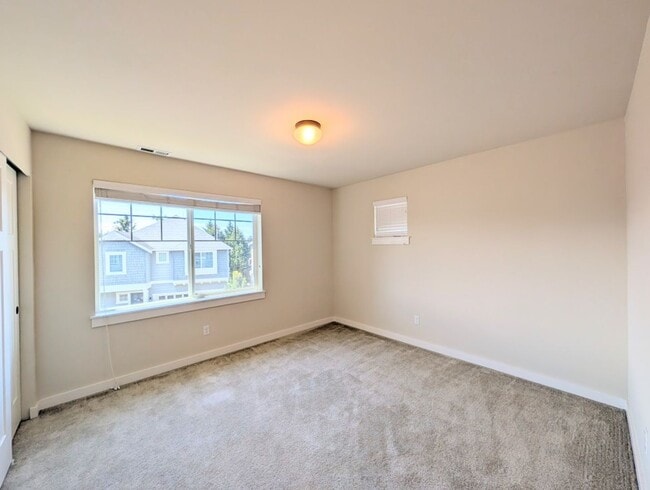 Building Photo - 3Bd/2.5Ba Lynnwood Home