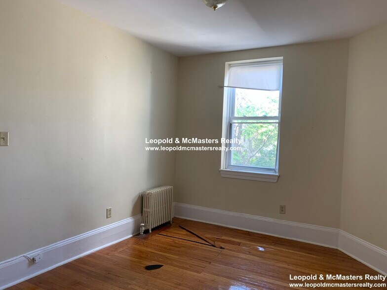 Building Photo - 149 Chiswick Rd