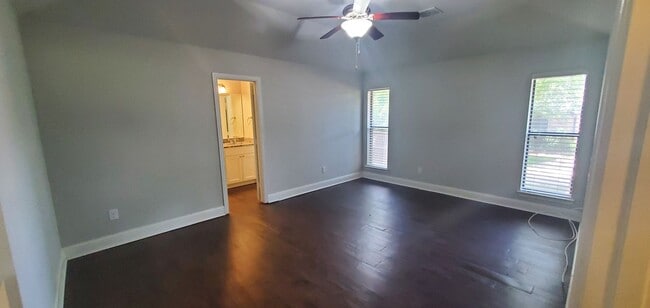 Building Photo - 3509 Scott Dr