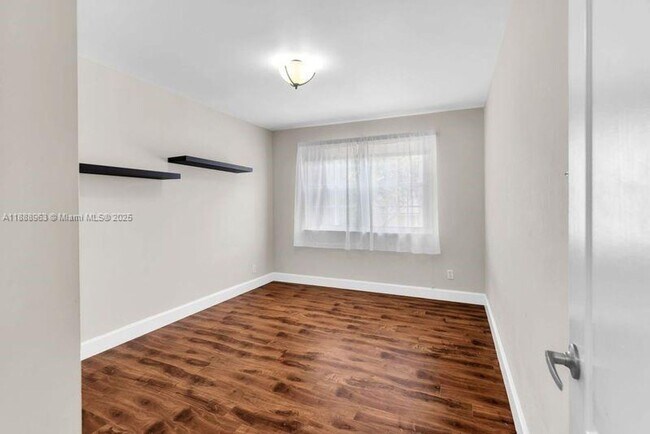 Building Photo - 10766 Crescendo Cir