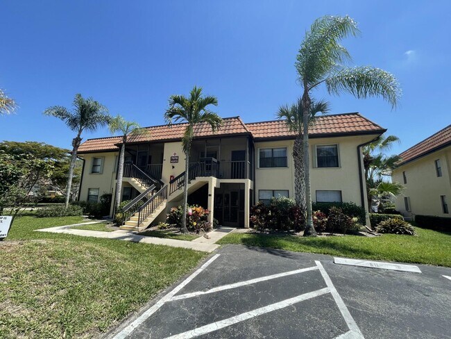 Building Photo - 7070 Golf Colony Ct