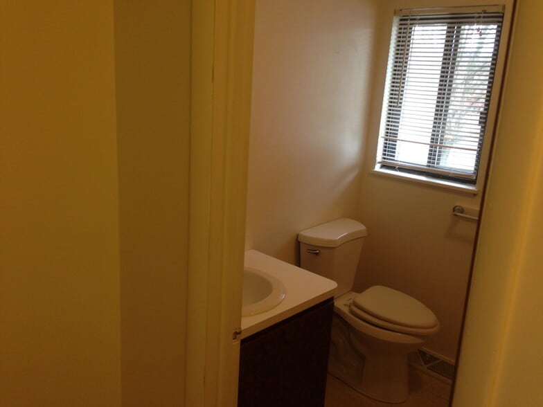 Building Photo - 35 Broome St