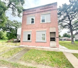 Building Photo - 3964 Washington Street Unit 2f
