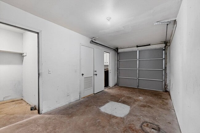 Building Photo - 5501 Purple Sage Dr