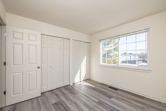 Building Photo - Charming Townhome in Hunters Mill – 3 Beds...