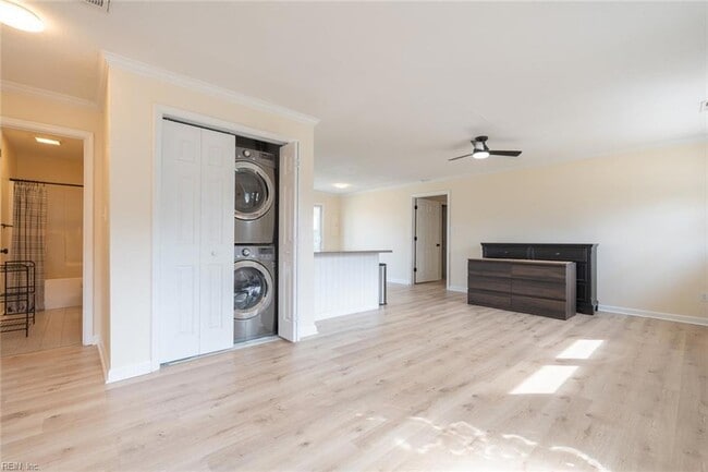 Building Photo - 3528 Chester St