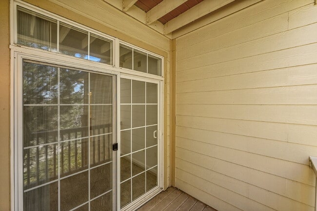 Building Photo - $1,845.95- 2 Bed, 2 Bath Condo in Aurora with AC and In Unit Laundry!