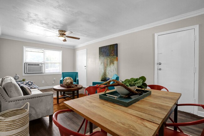 Building Photo - 1488 Wanda St